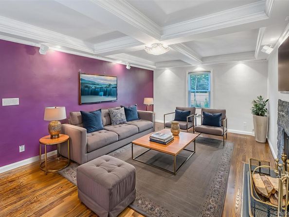 25 Greystone Road, Rockville Centre NY 11570