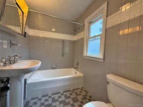 25 Greystone Road, Rockville Centre NY 11570