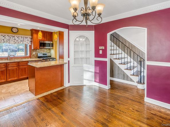 25 Greystone Road, Rockville Centre NY 11570