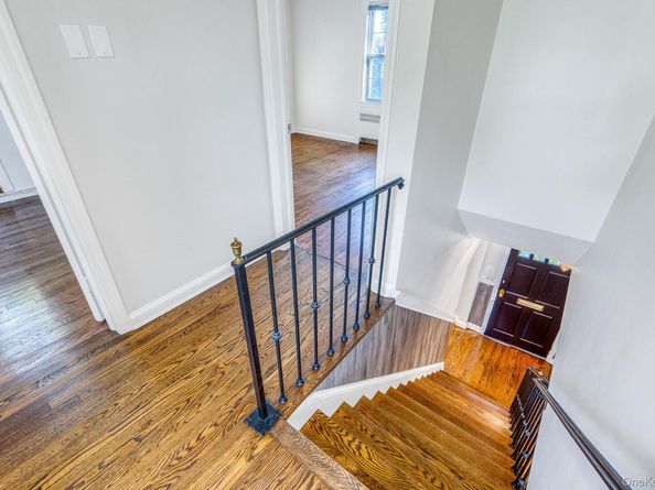 25 Greystone Road, Rockville Centre NY 11570