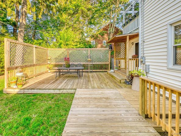 25 Greystone Road, Rockville Centre NY 11570