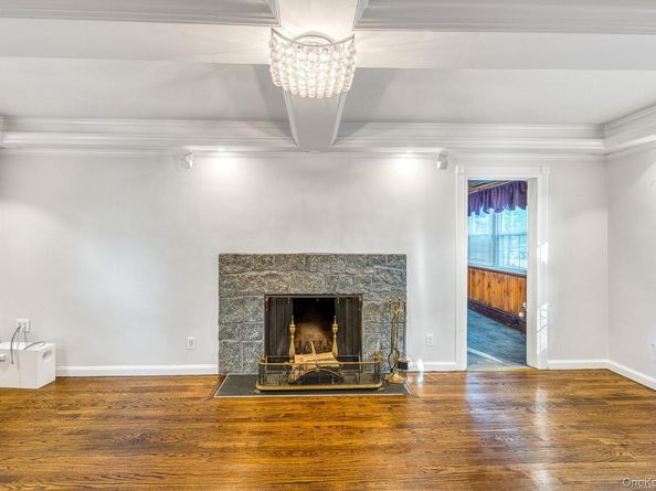 25 Greystone Road, Rockville Centre NY 11570