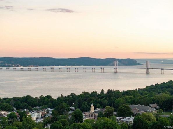 4 Marker Ridge 2, Irvington NY 10533