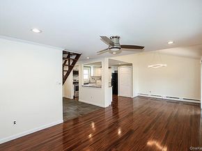 36 Torrey Pine Lane, Medford NY 11763