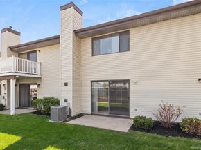 78 Cambridge Drive W, Copiague NY 11726