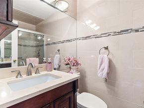 78 Cambridge Drive W, Copiague NY 11726