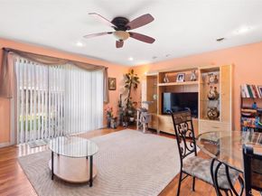 78 Cambridge Drive W, Copiague NY 11726
