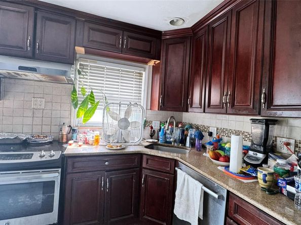 147-20 17th Avenue, Whitestone NY 11357