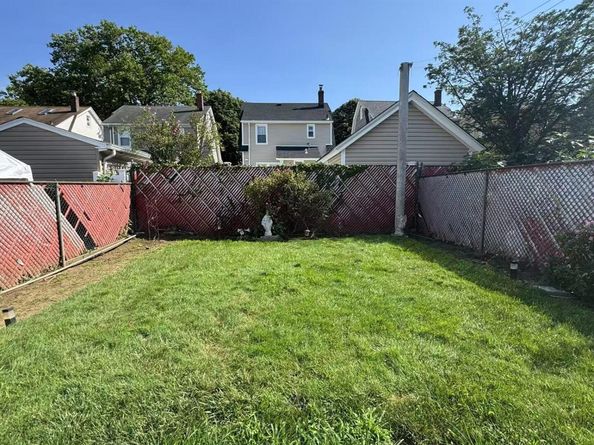 147-20 17th Avenue, Whitestone NY 11357