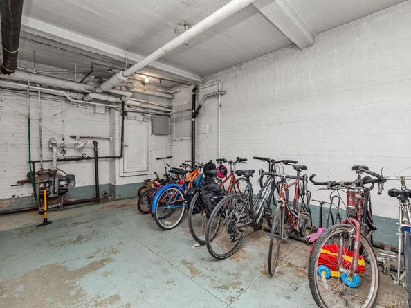 37-28 80th Street 22, Jackson Heights NY 11372