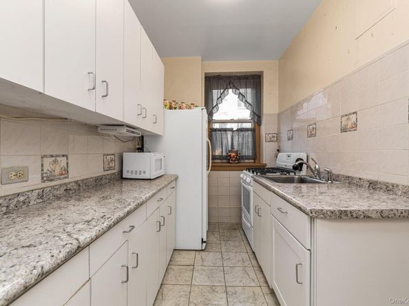 37-28 80th Street 22, Jackson Heights NY 11372