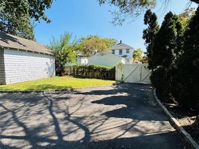 19 Ellwood Street, Glen Cove NY 11542