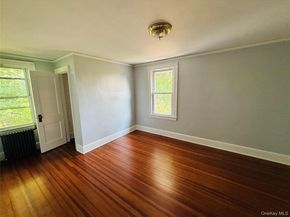 19 Ellwood Street, Glen Cove NY 11542
