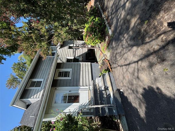 19 Ellwood Street, Glen Cove NY 11542
