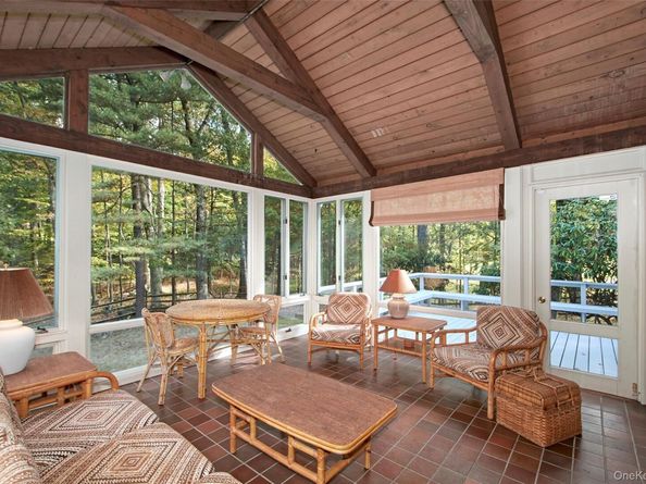 71 Commodore Road, Chappaqua NY 10514