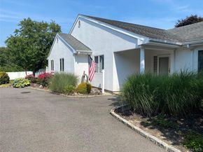 6 Twilight Court, Melville NY 11747