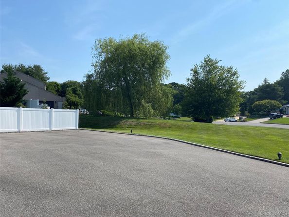 6 Twilight Court, Melville NY 11747