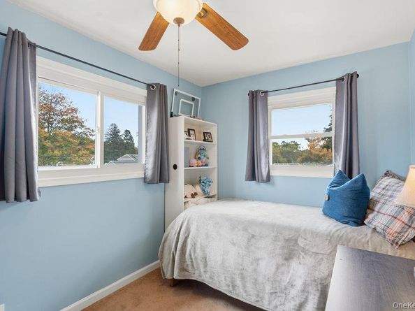 10 Riverdale Avenue, Oakdale NY 11769