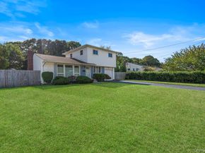 10 Riverdale Avenue, Oakdale NY 11769