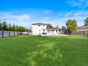10 Riverdale Avenue, Oakdale NY 11769