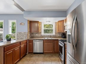 10 Riverdale Avenue, Oakdale NY 11769