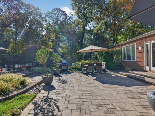 78 Bagatelle Road, Melville NY 11747