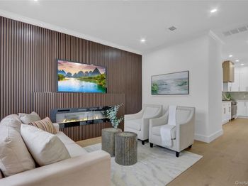 126 Rim Lane