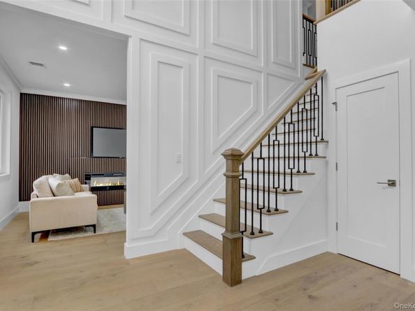 126 Rim Lane, Hicksville NY 11801