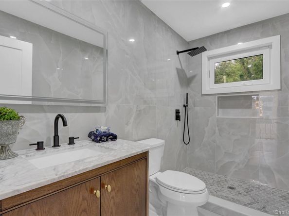 126 Rim Lane, Hicksville NY 11801
