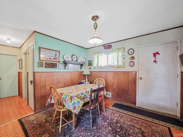 2 Sydney Street, Plainview NY 11803