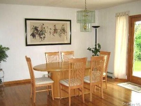 2 Aster Drive, New Hyde Park NY 11040