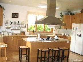 2 Aster Drive, New Hyde Park NY 11040