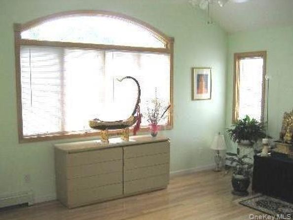 2 Aster Drive, New Hyde Park NY 11040