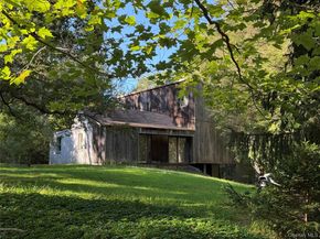 98 Eastwoods Road, Pound Ridge NY 10576