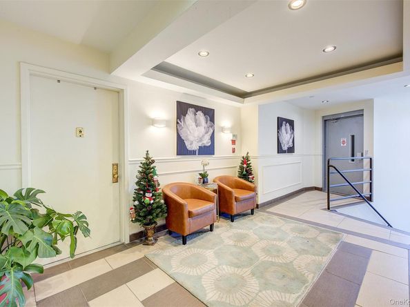 13546 Grand Central Parkway 4C, Briarwood NY 11435