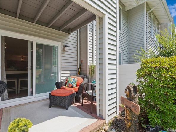 107 Fairfield Drive N 107, Saint James NY 11780