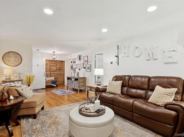 107 Fairfield Drive N 107, Saint James NY 11780