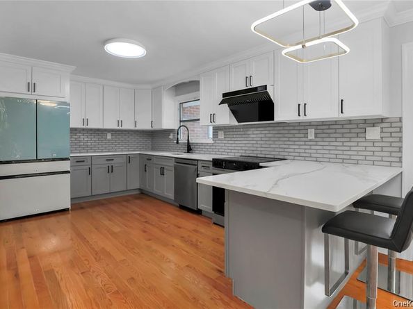 14 Westminster Road, Syosset NY 11791
