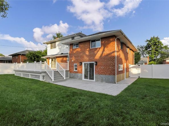 14 Westminster Road, Syosset NY 11791