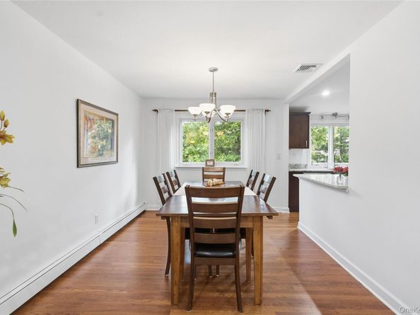 17 Lanier Lane, Bay Shore NY 11706