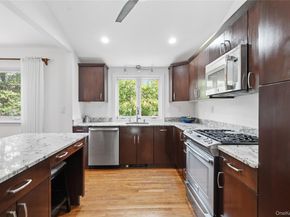 17 Lanier Lane, Bay Shore NY 11706
