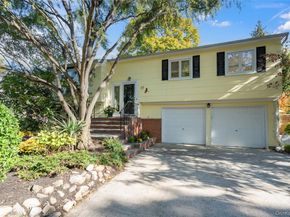 17 Lanier Lane, Bay Shore NY 11706