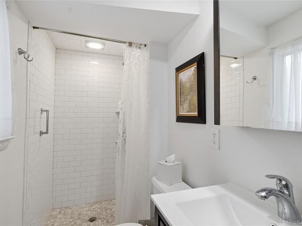 17 Lanier Lane, Bay Shore NY 11706