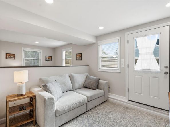 17 Lanier Lane, Bay Shore NY 11706