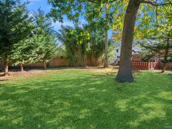 17 Lanier Lane, Bay Shore NY 11706