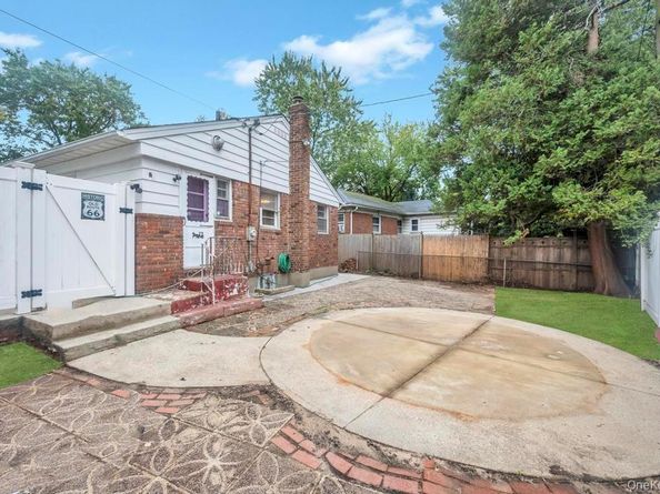51 Stevenson Road, Hewlett NY 11557