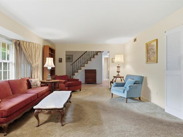 4 Mystic Court, Stony Brook NY 11790