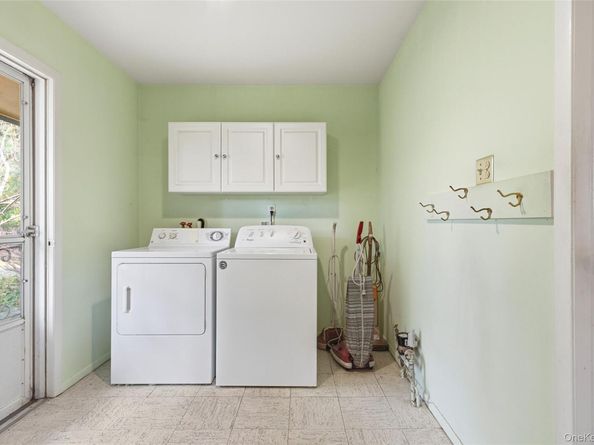 4 Mystic Court, Stony Brook NY 11790