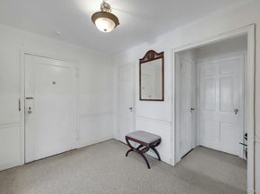 7 Chateaux Circle 7H, Scarsdale NY 10583