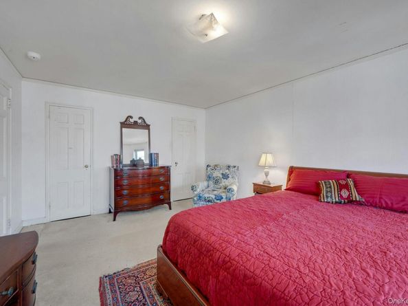 7 Chateaux Circle 7H, Scarsdale NY 10583